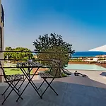 Pater Meus - Sea View, Pool & Parking Lejlighedshotel