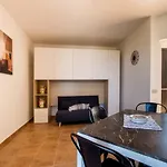 Lejlighedshotel Pater Meus - Sea View, Pool & Parking
