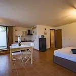 Lejlighedshotel Pater Meus - Sea View, Pool & Parking Cefalù