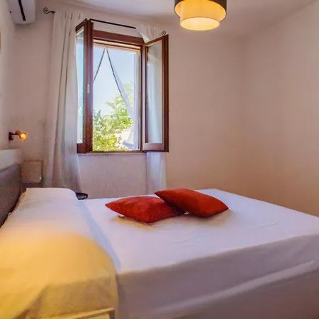 Pater Meus - Sea View, Pool & Parking شقة فندقية تْشيفالو