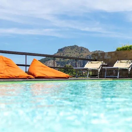 شقة فندقية Pater Meus - Sea View, Pool & Parking تْشيفالو