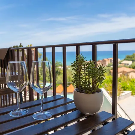 Pater Meus - Sea View, Pool & Parking 4*