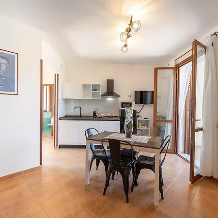 アパートホテル Pater Meus - Sea View, Pool & Parking 4*