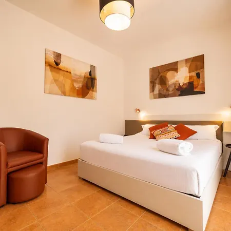 アパートホテル Pater Meus - Sea View, Pool & Parking 4*