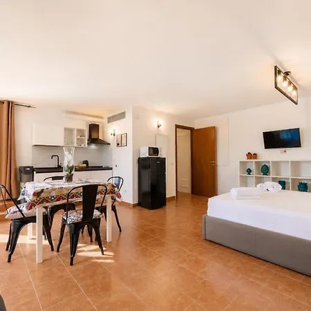 Pater Meus - Sea View, Pool & Parking 4*