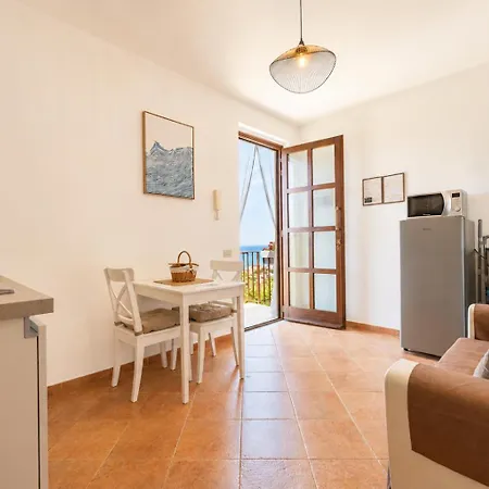 Pater Meus - Sea View, Pool & Parking 4* チェファル