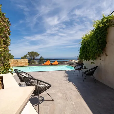 شقة فندقية Pater Meus - Sea View, Pool & Parking 4*