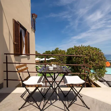 شقة فندقية Pater Meus - Sea View, Pool & Parking تْشيفالو