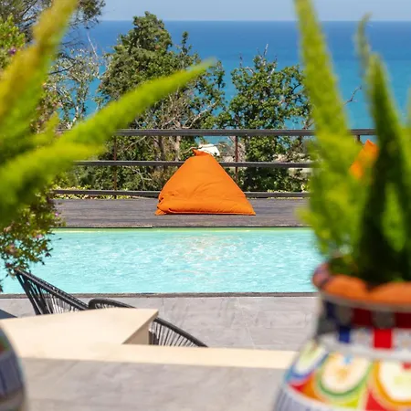 Pater Meus - Sea View, Pool & Parking 4* チェファル