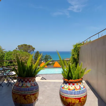 شقة فندقية Pater Meus - Sea View, Pool & Parking 4*