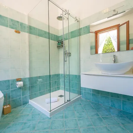 Pater Meus - Sea View, Pool & Parking 4*