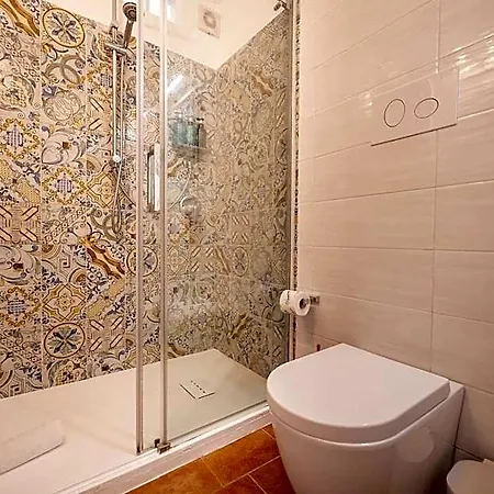 Aparthotel Pater Meus - Sea View, Pool & Parking 4*