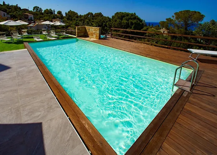 Pater Meus - Sea View, Pool & Parking