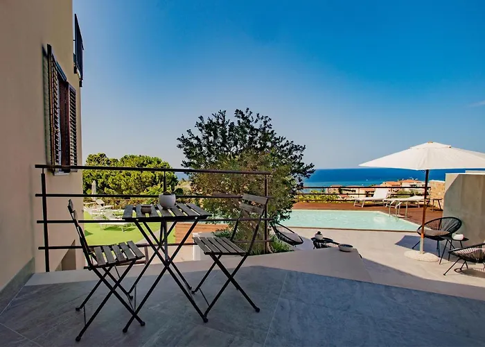 Pater Meus - Sea View, Pool & Parking Apart Otel