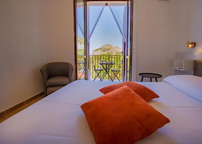 Pater Meus - Sea View, Pool & Parking 4*