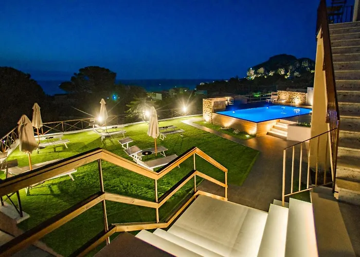 Pater Meus - Sea View, Pool & Parking 4* Cefalù