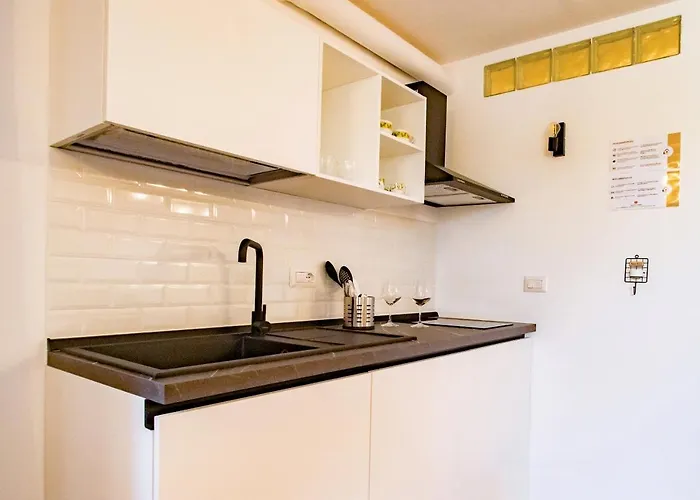 Pater Meus - Sea View, Pool & Parking 4* Чефалу